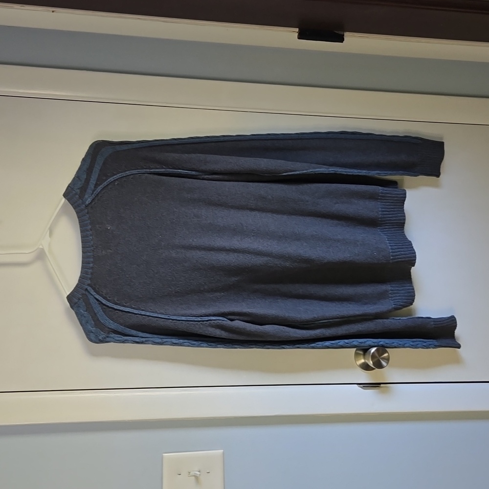 American Rag sweater - Picture 3 of 4